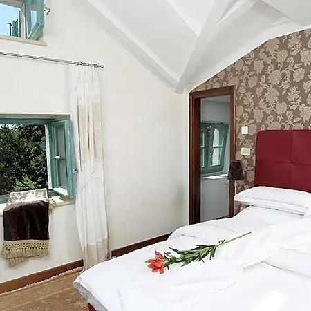Boutique Vela Vrata 4*