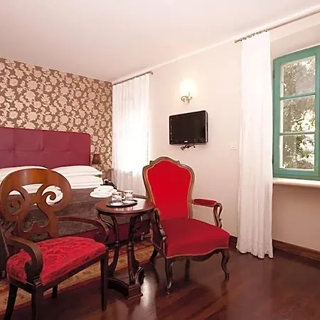 Boutique Vela Vrata 4*