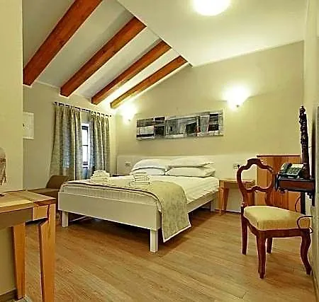 Boutique Vela Vrata 4*